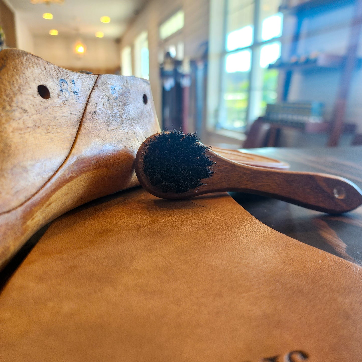 American Classic Round Horsehair Brush