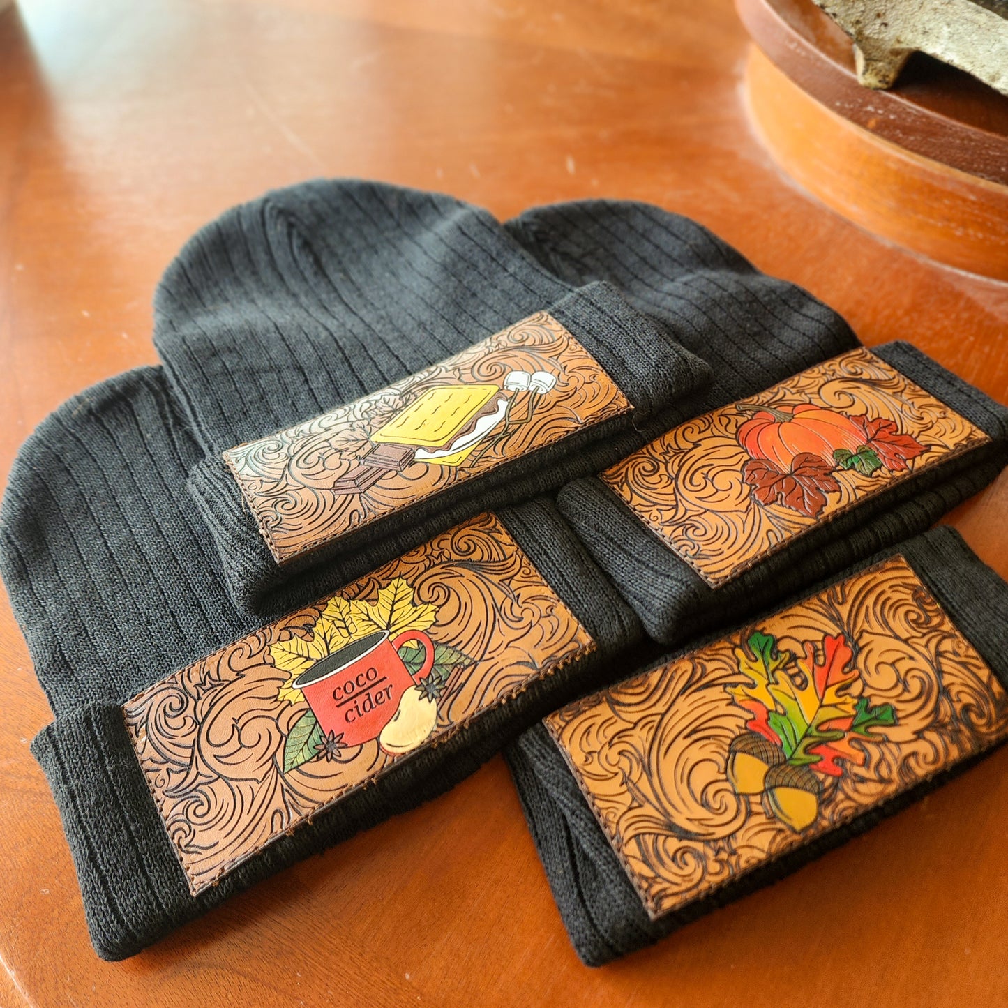 COCO/CIDER LEATHER PATCH BEANIE